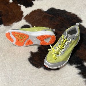 VIONIC Running Shoe